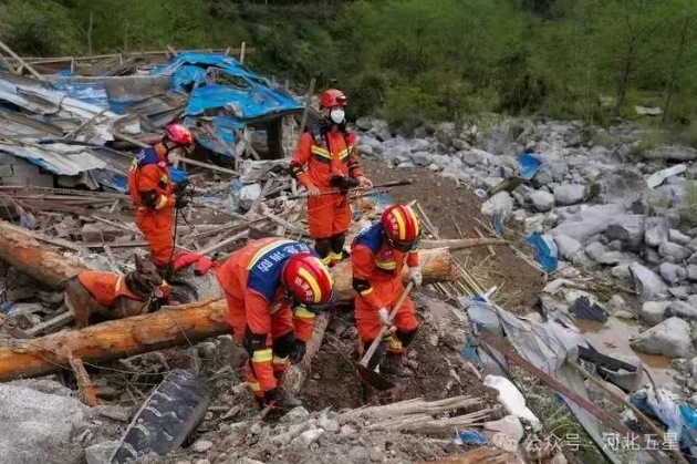 油動式大載荷長航時無人直升機——打造我國應急救援、防汛救災、森林草原消防的“新質戰(zhàn)斗力”!